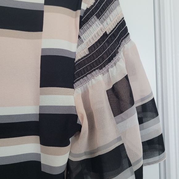 Calvin Klein Top - Picture 2 of 3